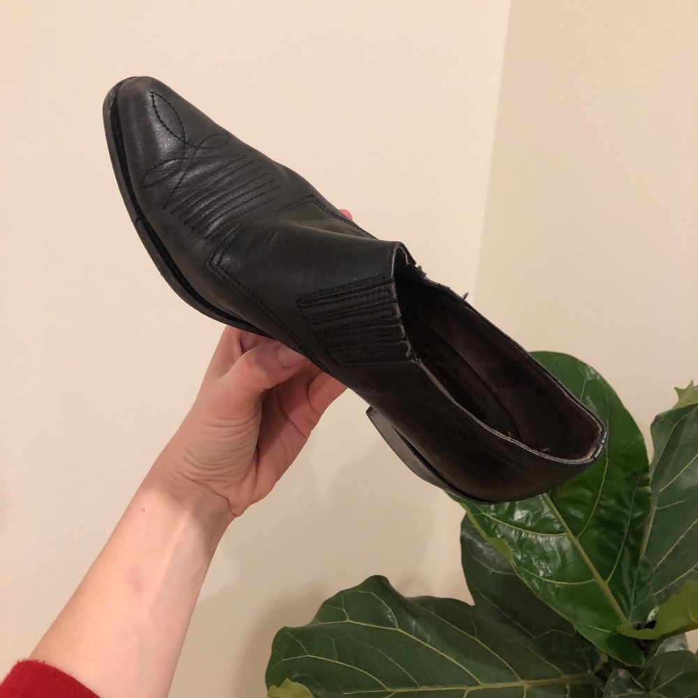 Vintage Guess Marciano leather healed bootie